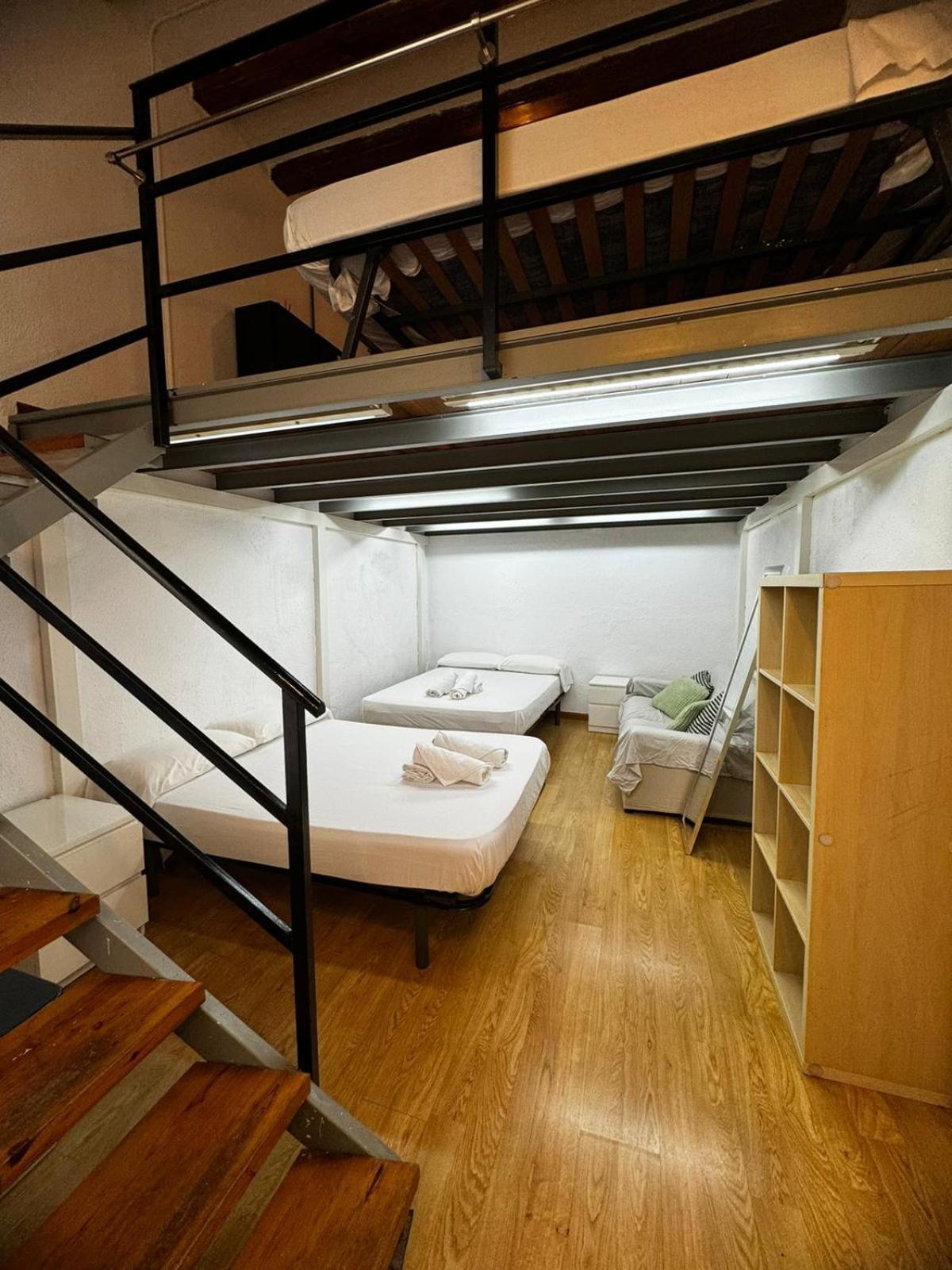 Habitacion Para Grupos Y Familias Hasta 8 Barcelona Buitenkant foto