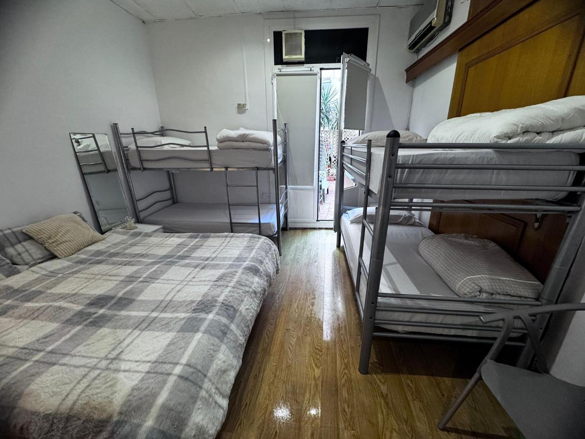 Habitacion Para Grupos Y Familias Hasta 8 Barcelona Buitenkant foto