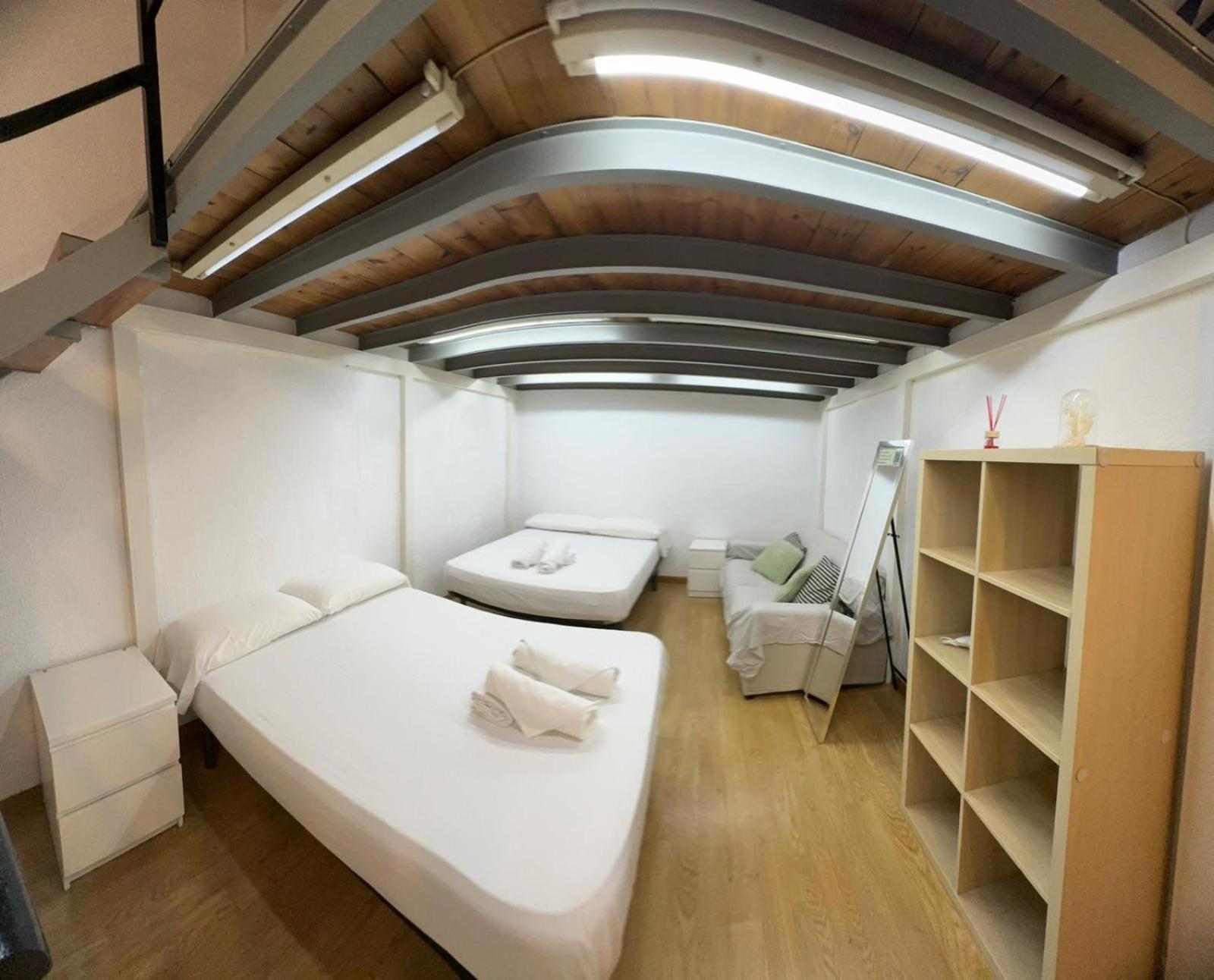 Habitacion Para Grupos Y Familias Hasta 8 Barcelona Buitenkant foto